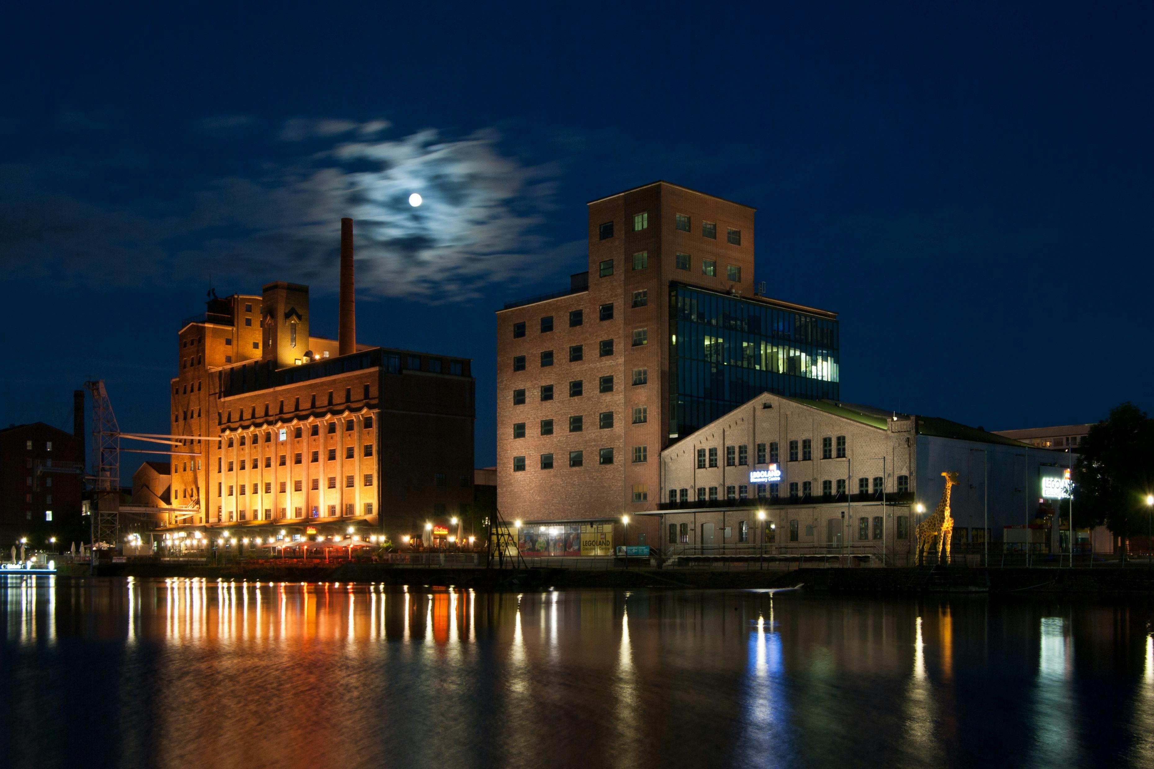 Duisburg, Innenhafen, 2012-09 CN-01