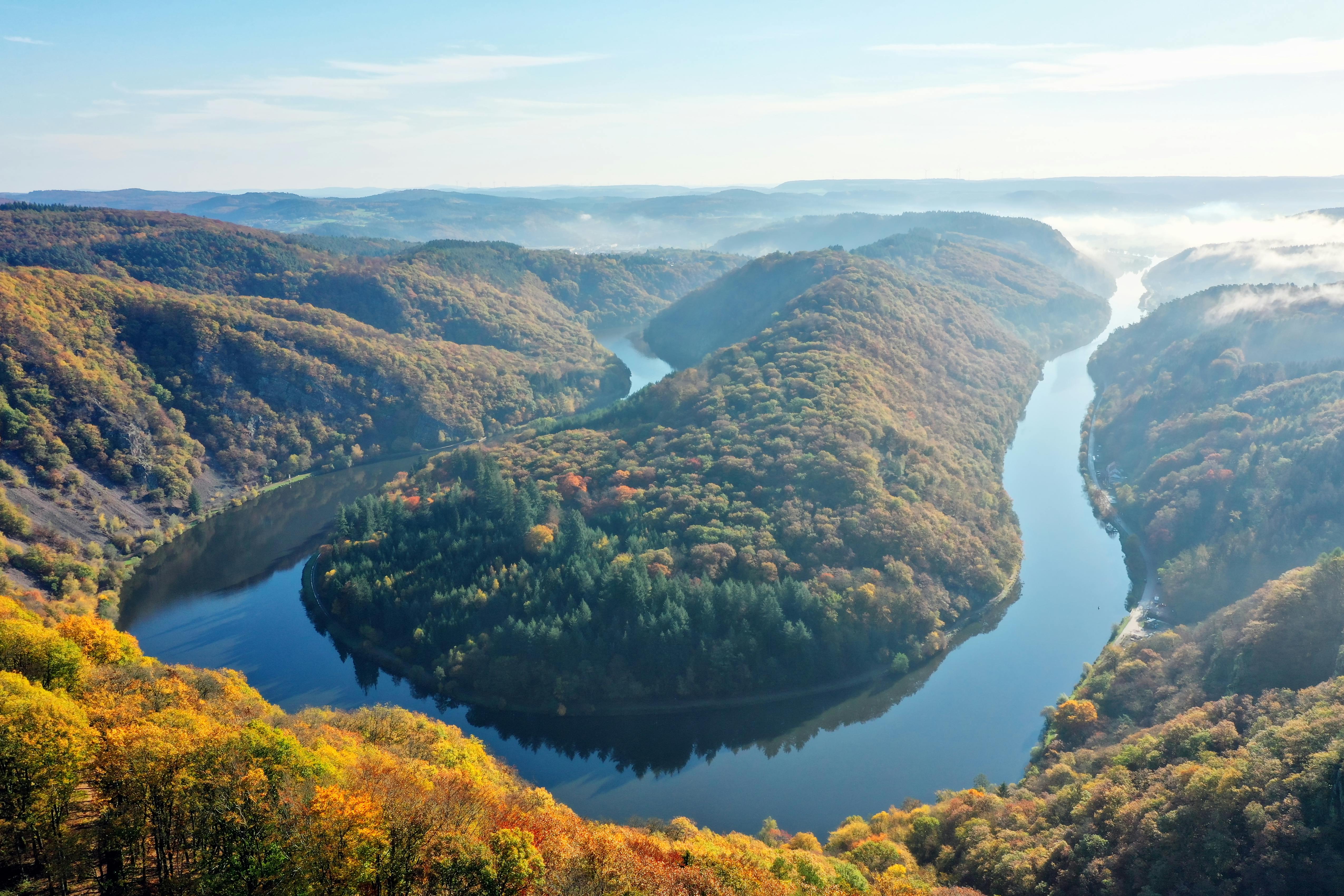 Saarschleife bei Mettlach im Herbst